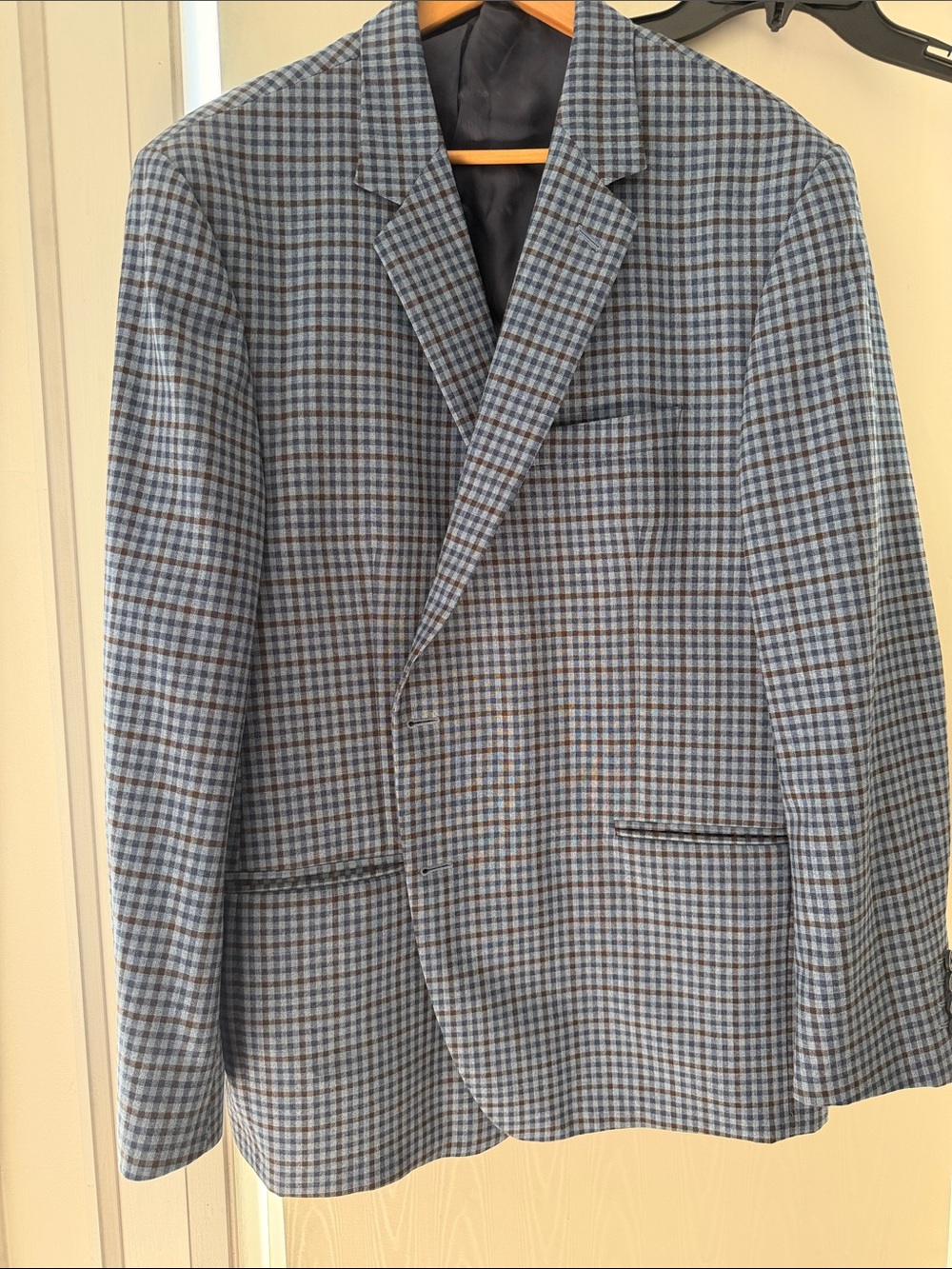 Men's Blue and Gray Checked Sport Coat